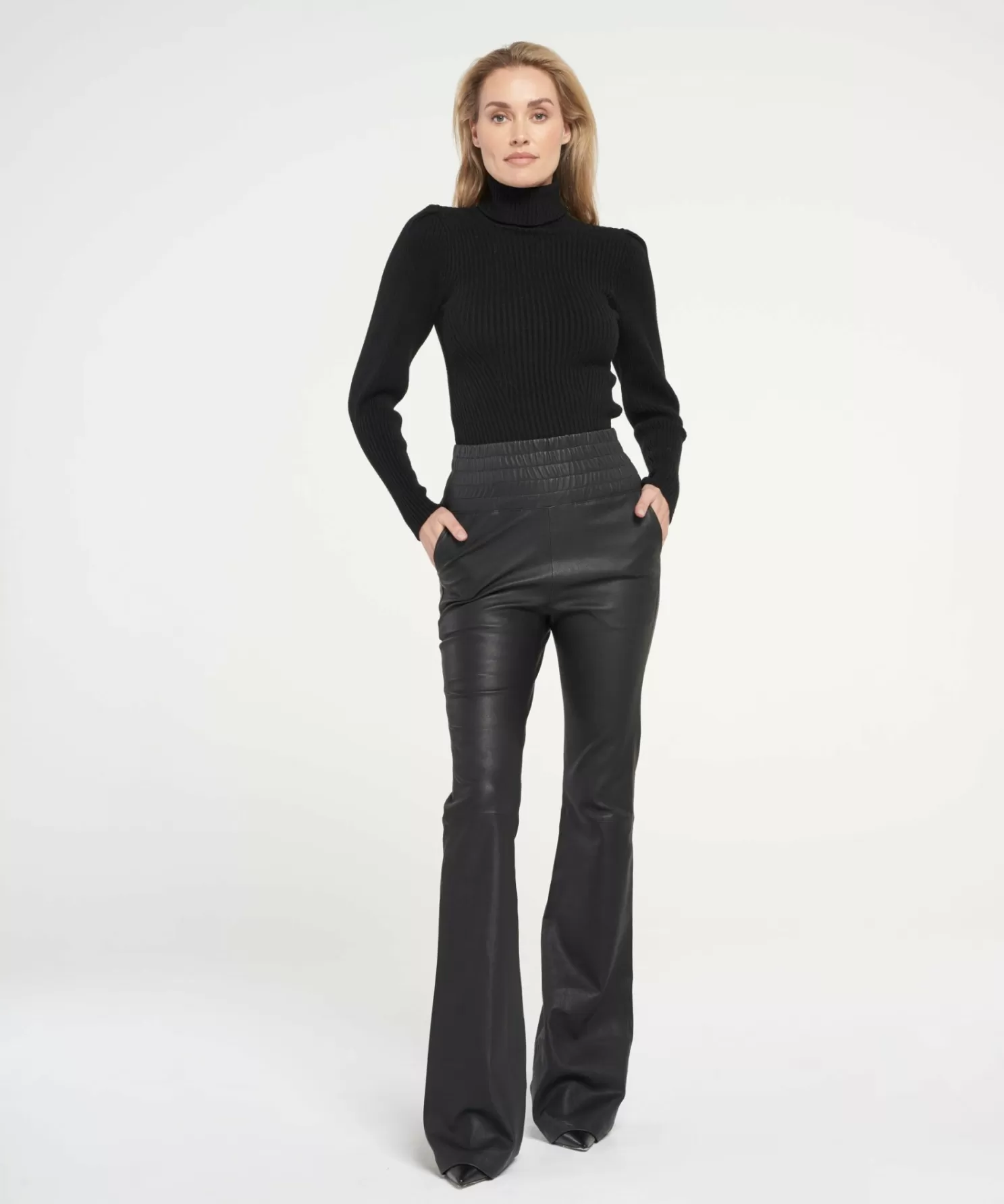 IBANA Never Out Of Stock-Pinnie Black